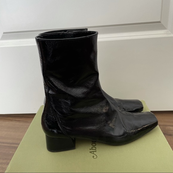 About Arianne Marion Patent Leather Boots - Picture 4 of 8